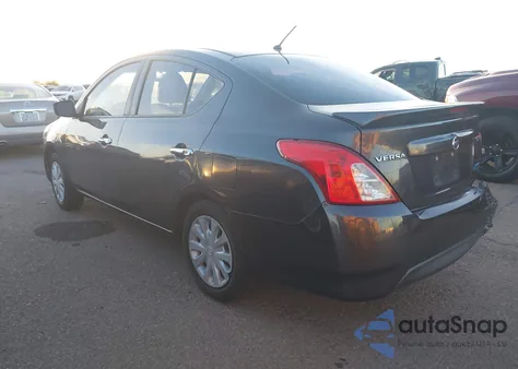 2015 Nissan Versa 1.6 S/1.6 S+/1.6 Sl/1.6 Sv z USA, uszkodzony, nr VIN 3N1CN7AP8FL825415